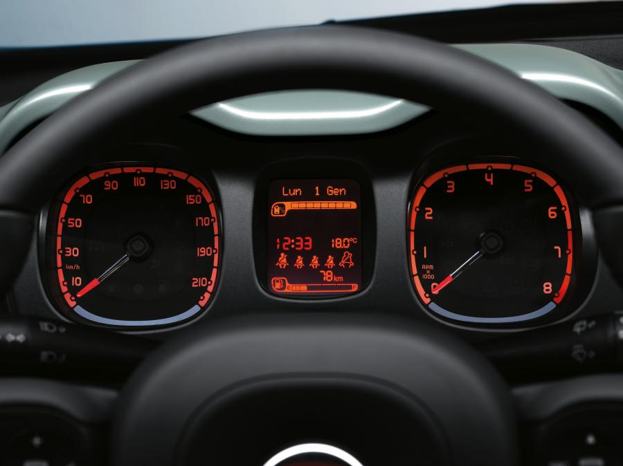 Панель приборов Fiat Panda City Cross Hybrid Launch Edition (319) 2020 года  (фото 3 из 112)